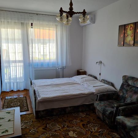 Gyoengyvirag Apartman Lenti Buitenkant foto
