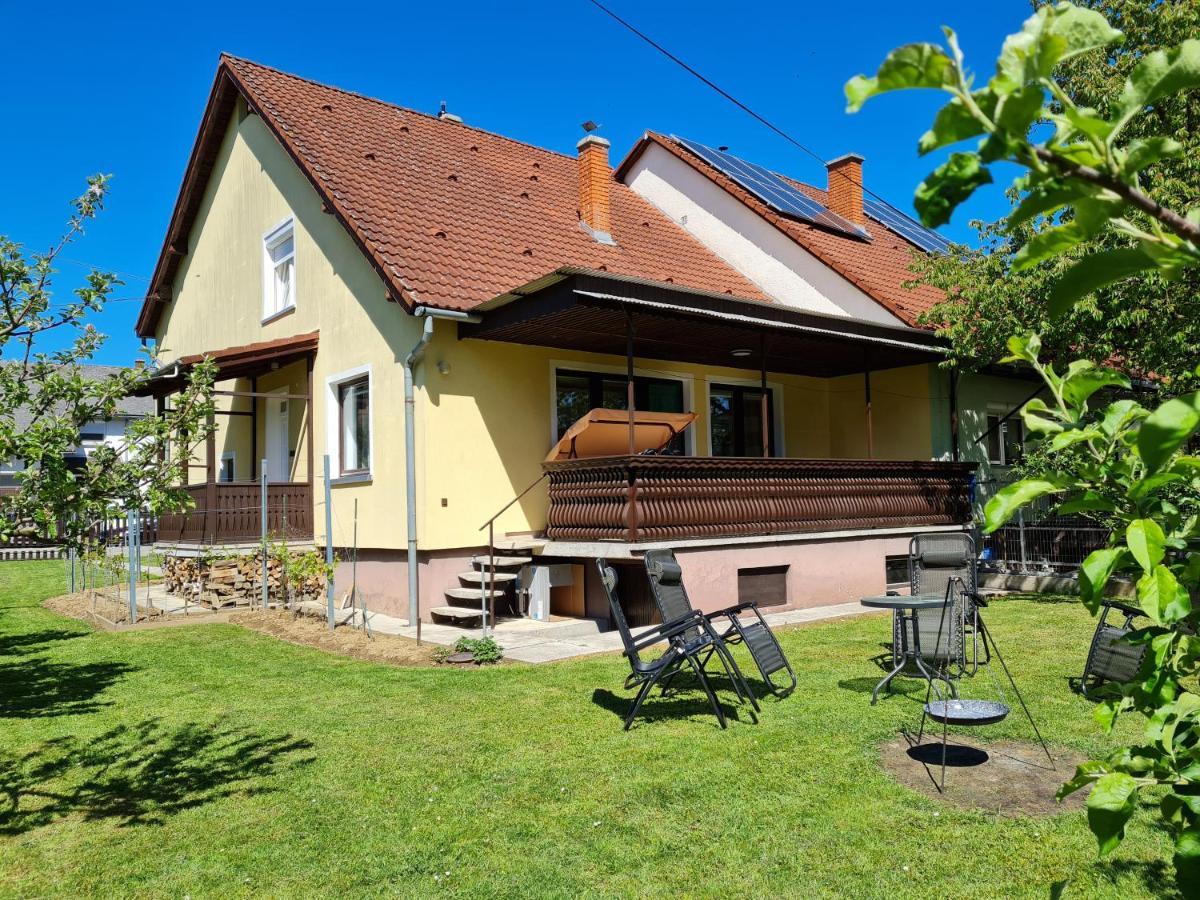 Gyoengyvirag Apartman Lenti Buitenkant foto
