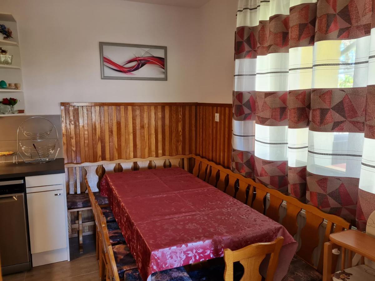 Gyoengyvirag Apartman Lenti Buitenkant foto